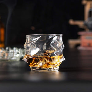 KANARS Bicchieri da Whisky, Bicchiere da Cocktail Cristallo per Bourbon,  Scotch, Cognac, Martini, Bellissimo Regalo, Set di 4 Pezzi, 300 ml :  : Casa e cucina